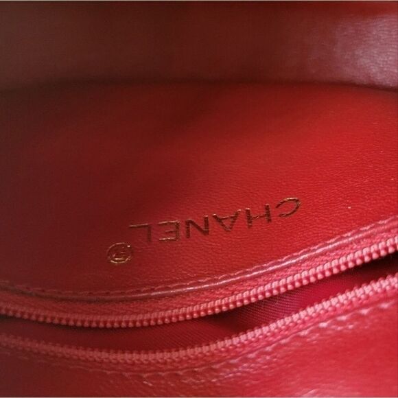 Chanel Red Leather CrossBody Round Oval Mini Small Camera Tassel Bag Purse VTG - Picture 10 of 16